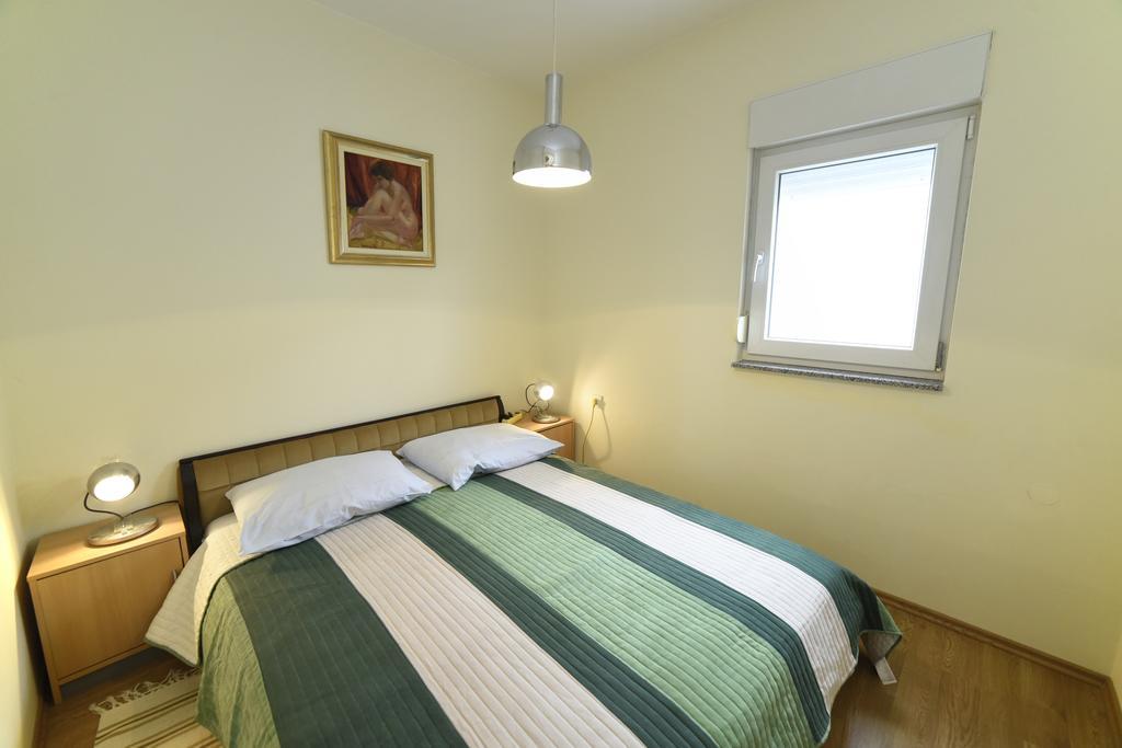 Apartments Galic Kampor Exterior photo